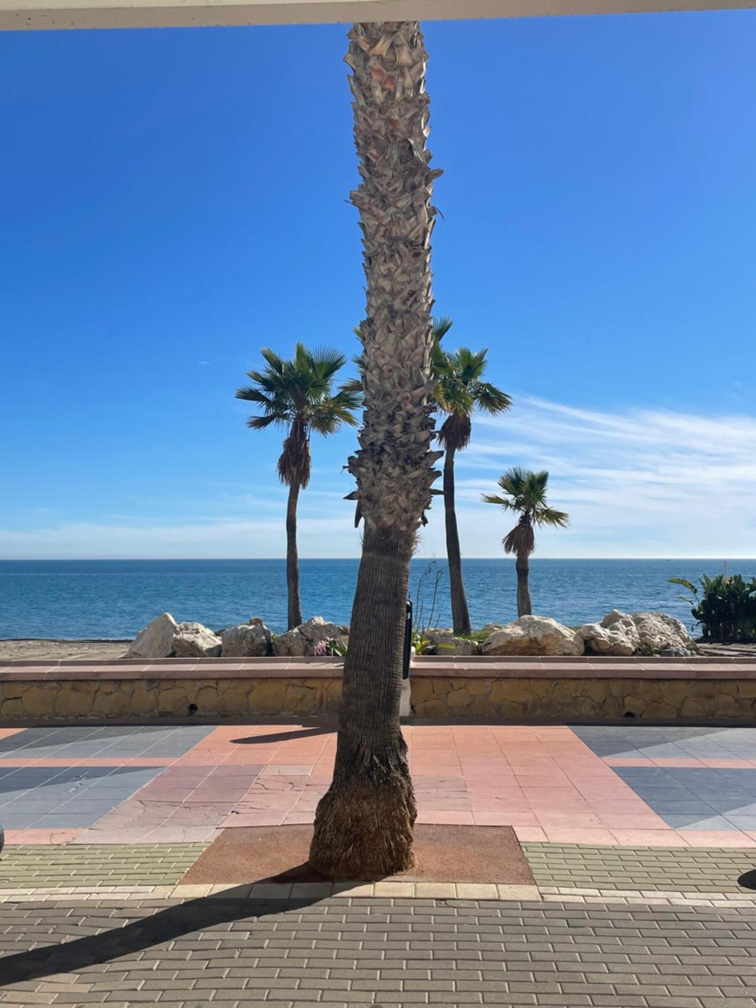 Moderno Piso Mirando Al Mar Apartman Torremolinos Kültér fotó